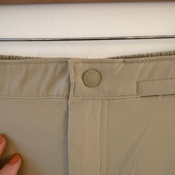 The North Face Men's Nylon Shorts Size 36 - Picture 4 of 8